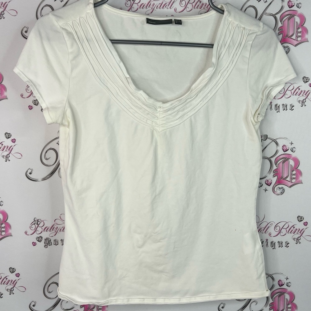 Mexx tshirt tee ruffle detail neckline white Cream V-Neck Blouse
